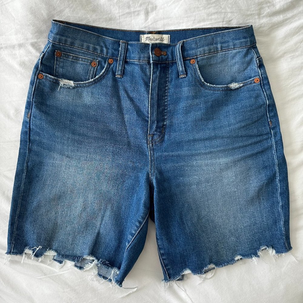 Madewell High Rise Denim Mid-Length Shorts in Erwin Wash - Size 29